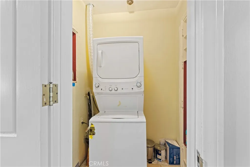 13405 Tiara Street, Valley Glen, California 91401 home-pic-59